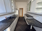 Küche (2) - Freigezogene und frisch renovierte 2-Zimmer-Wohnung mit Balkon und Außenstellplätzen