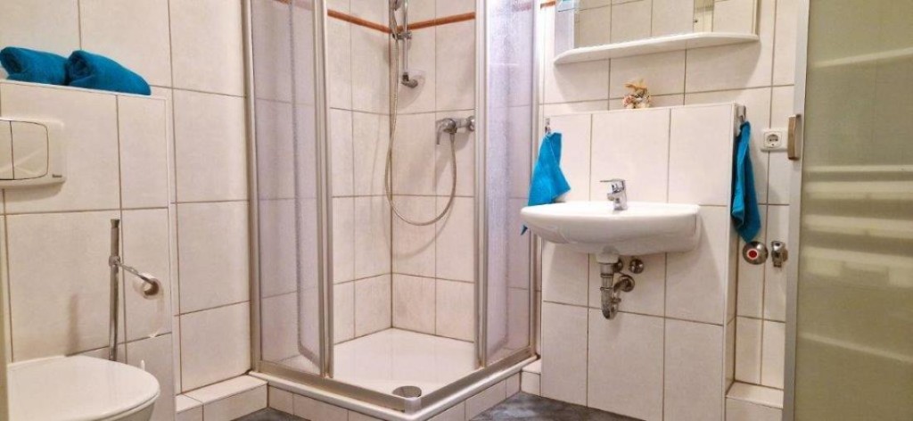 geräumiges Bad