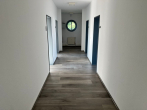 Flurbereich (1) - Helle, abgeschlossene Büro- und Gewerbefläche mit flexibler Grundrissgestaltung