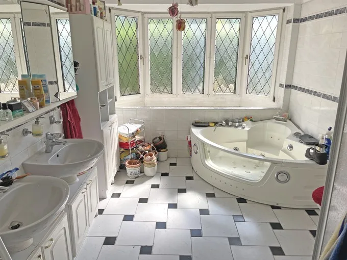 Bad im EG