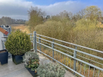 Balkonblick nach Südwest - 4-5 Zimmer – 2 Bäder – Freier Blick – Großzügig und komfortabel wie ein EFH
