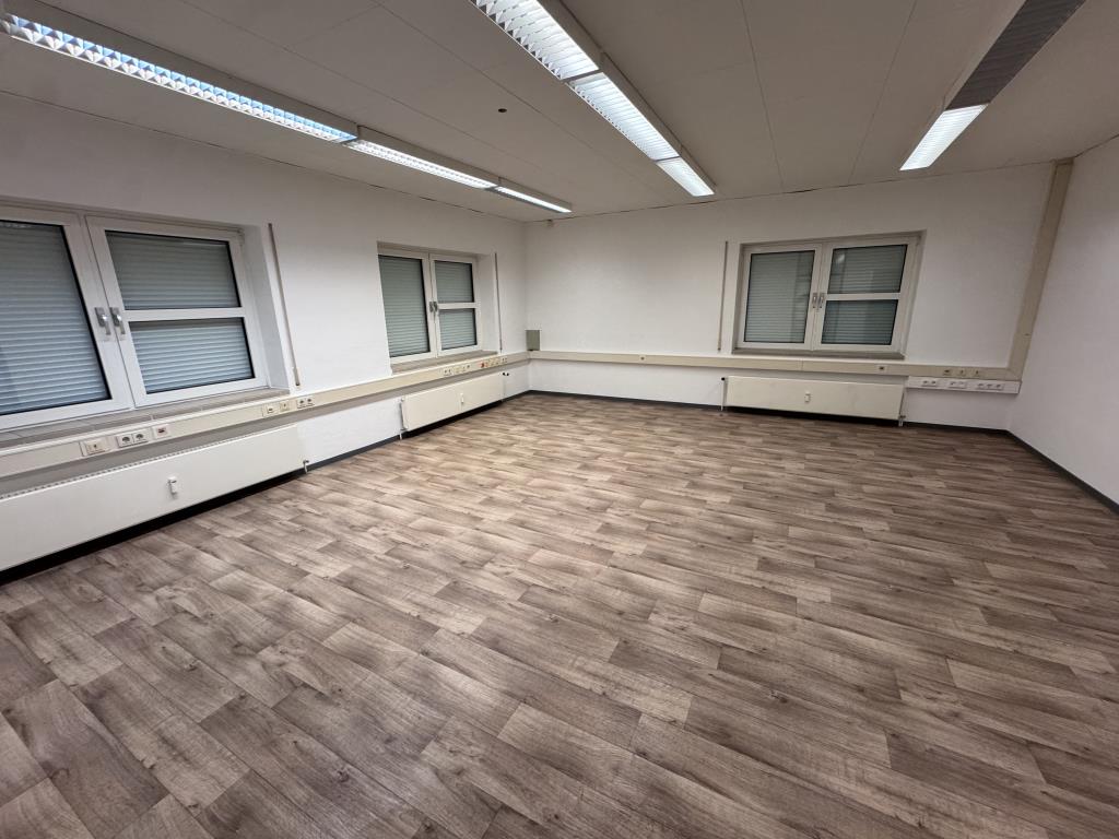 Büro EG