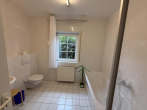 Badezimmer - Freigezogene Doppelhaushälfte mit Terrasse in Zingst in der Schulstraße sucht neue Eigentümer