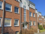 Hausansicht Eingangsseite - 4-5 Zimmer – 2 Bäder – Freier Blick – Großzügig und komfortabel wie ein EFH